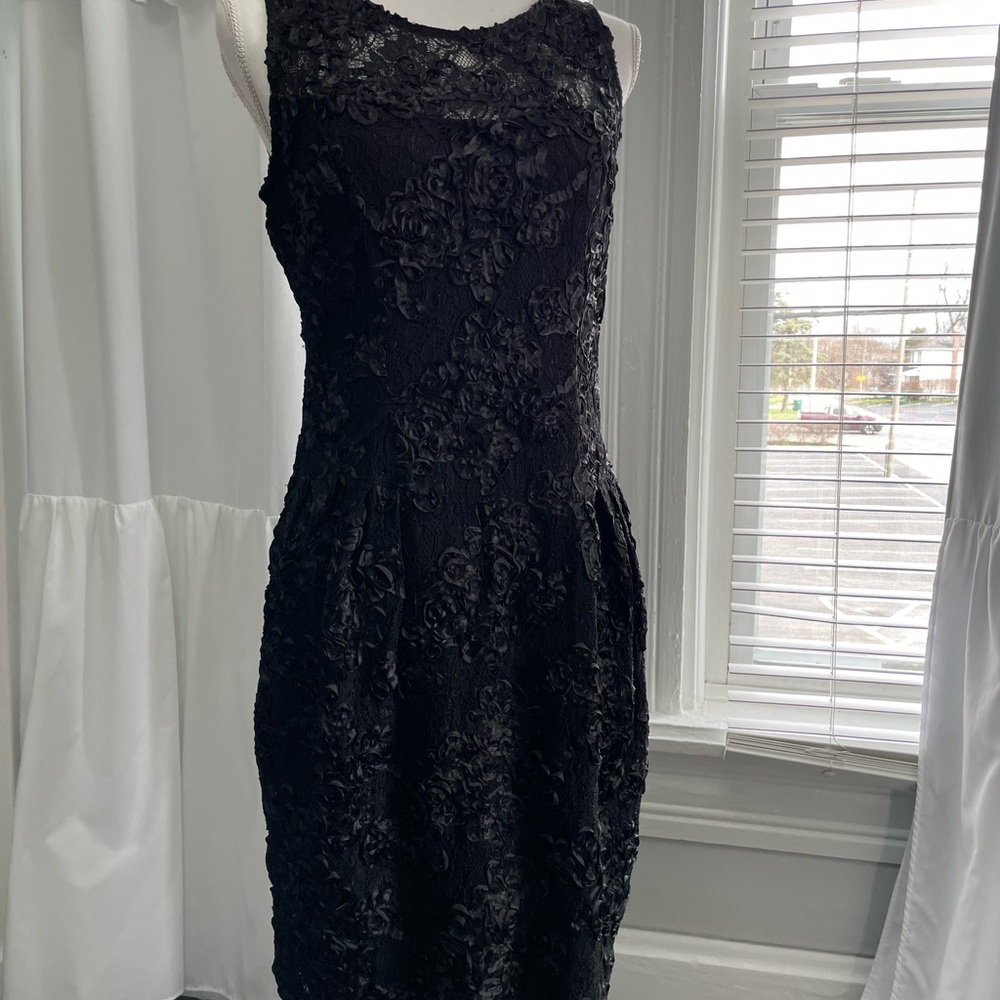 Luxe By Carmen Marc Valvo Elegant Black Ribbon Rosette Lace Dress Size 12